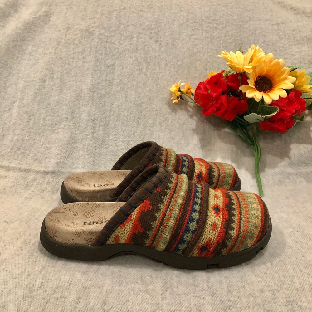 NWOT - Taos Multi-Colored Sweater Clogs - Picture 7 of 16